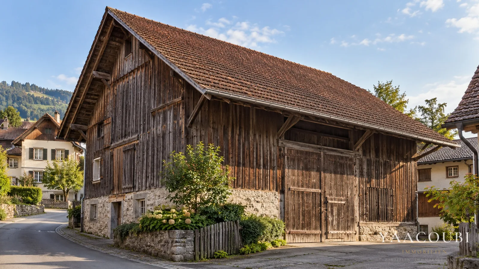 Alte Holzscheune am Dorfrand